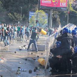 Sahne farklı eşkiyalar aynı