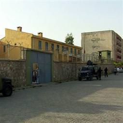 Cezaevine silahlı saldırı