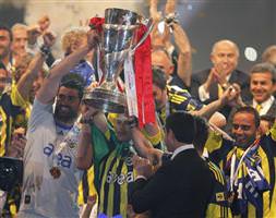 Fenerbahçe kupasını aldı