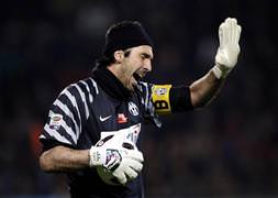 Cimbom’da kaleci bolluğu