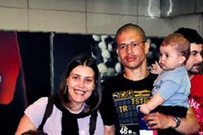 Havalimanında Alex izdihamı