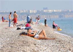 İsyanlar Antalya'ya ilgiyi artırdı