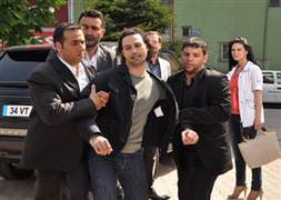 Harun, Melda’dan kaçamıyor