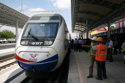 Ankara-Konya arası hızlı trenle 1.5 saat