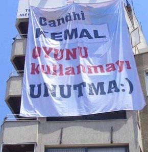Kılıçdaroğlu'na pankart sürprizi