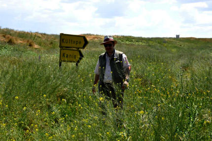 Tarihi kazı için ot temizliği!