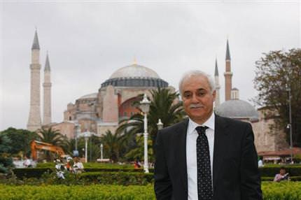 İşte Nihat Hatipoğlu'nun ilk yazısı