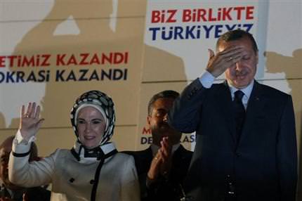 Erdoğan’dan türkülü kutlama