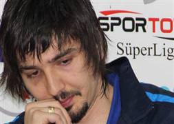 Tolga imzayı attı