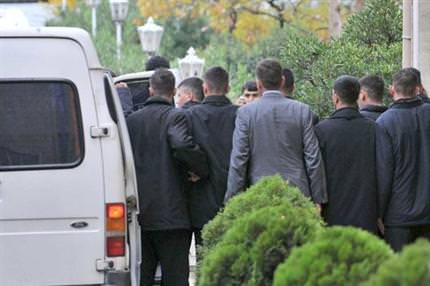 4 muvazzaf asker tutuklandı
