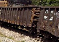 Maraş'ta yük treni raydan çıktı