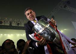 Kocaman iki takım birden kurdu