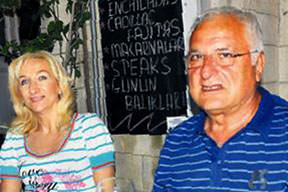 Eski başkan Alaçatı'yı sevdi