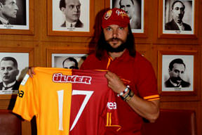 Nuri&Hamit'i bile solladı!