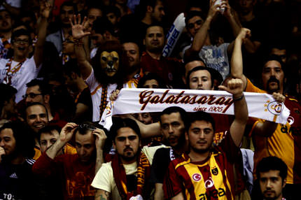 Kombinede hedef 30 bin