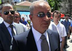 Ünal Aysal tarih verdi