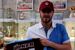 Aykut'tan 5 yıllık imza