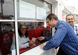 Fener'de kombineler dağıtılıyor