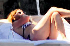 Yıllar sonra bikinili poz