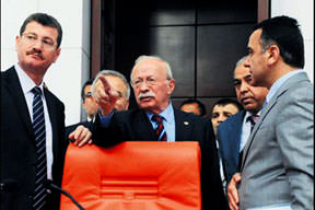 10 saatlik yemin maratonu