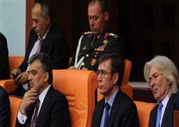 Gül, krizi çözmeye çalışacak