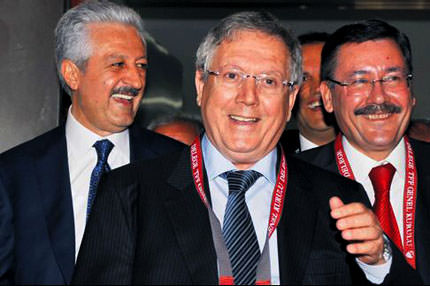Egemenoğlu’na 2 istifa çağrısı