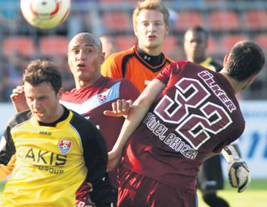 Henrique golle başladı