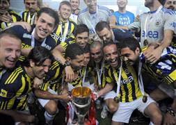 Fener'e UEFA'dan şok!