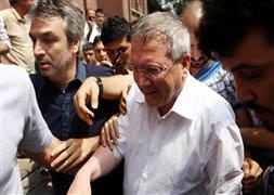 Aziz Yıldırım rahatsızlandı