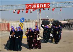 Sınırda bayram hareketi başladı