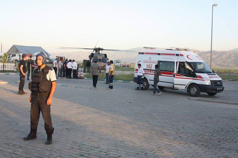 Hakkari'de askeri araç devrildi