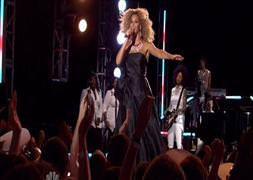 Ünlü popçu hamile mi?