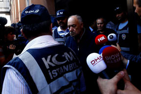 Peşin seviyor P.....nk!