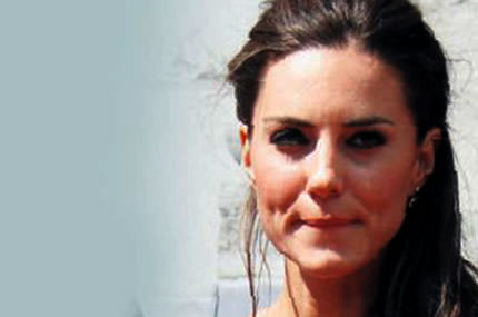 Ünlüleri giydiriyoruz