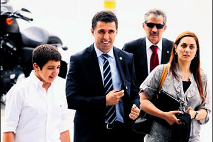 Kral vekil ev baktı