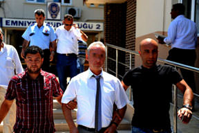 Müdür beye rüşvet gözaltısı