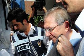 Selçuk'a sor Sezer'i aradı mı?