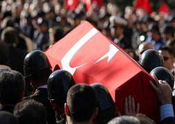 Türkiye şehitlerine ağlıyor