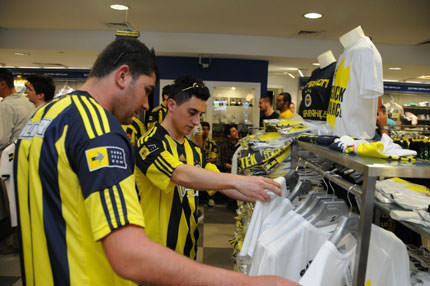 Fenerium'a akın ettiler