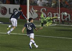 Muslera Uruguay'ı yarı finale taşıdı