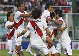 Peru uzatmada yıktı