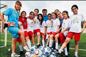 220 bin çocuk futbolla tanıştı