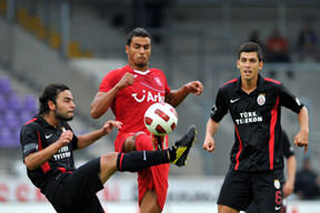 İmparator fırçayı bastı!