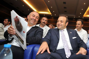 'Kıbrıs AB yolunda muz kabuğu gibi'