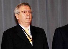 Aziz Yıldırım'ın heykeli dikiliyor