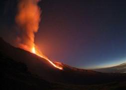 Etna uyandı!