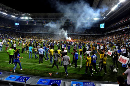 Fener'e 2 maç seyircisiz