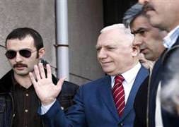 Haberal hastaneye kaldırıldı