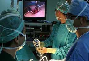 Kendini ameliyat etti