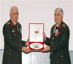 Işık Koşaner'in fotoğrafı kaldırıldı